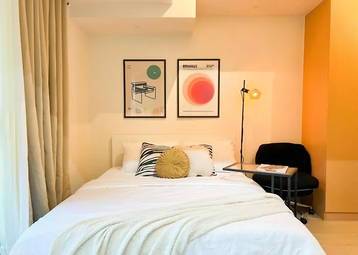 Prime Bgc 1br Near Grand Hyatt & Malls #upt215e Manila