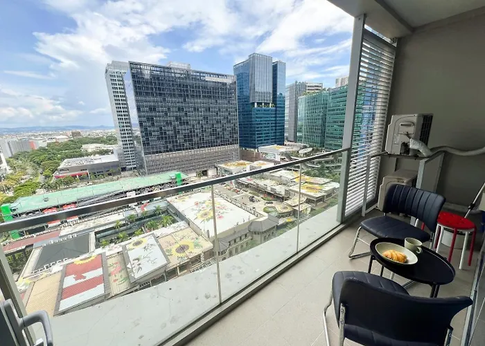 Prime Bgc 1br Near Grand Hyatt & Malls #upt215e Holiday home Manila