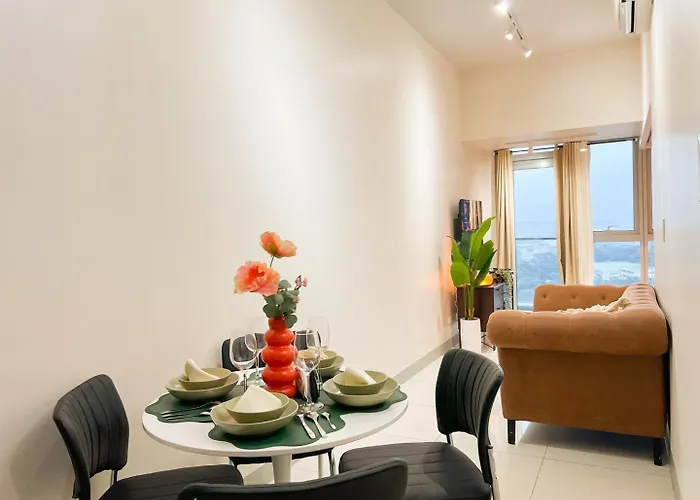 Holiday home Prime Bgc 1br Near Grand Hyatt & Malls #upt215e