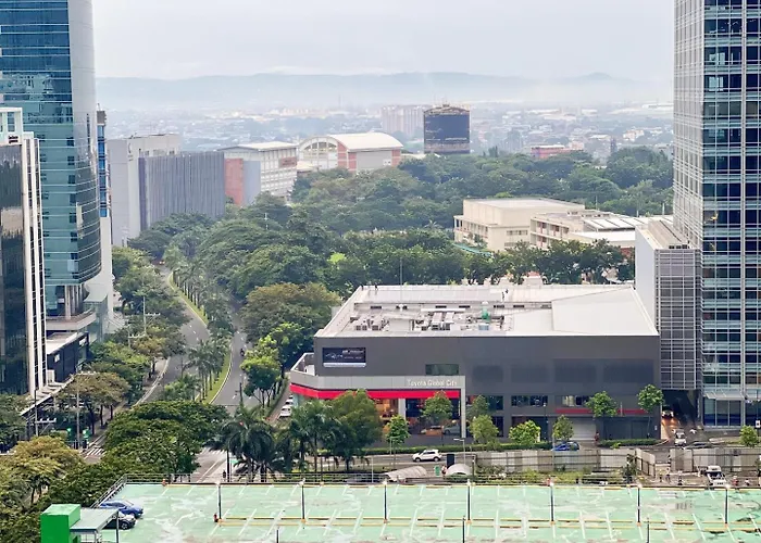 Prime Bgc 1br Near Grand Hyatt & Malls #upt215e Holiday home *