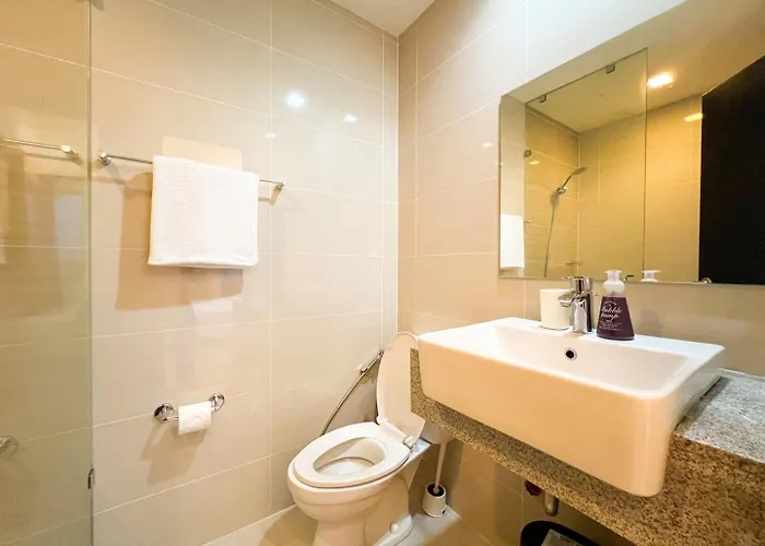 Prime Bgc 1br Near Grand Hyatt & Malls #upt215e Holiday home *